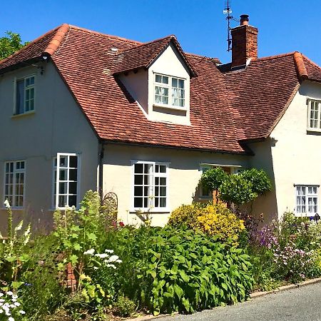 Corner House Luxury Bnb Little Dunmow Eksteriør bilde