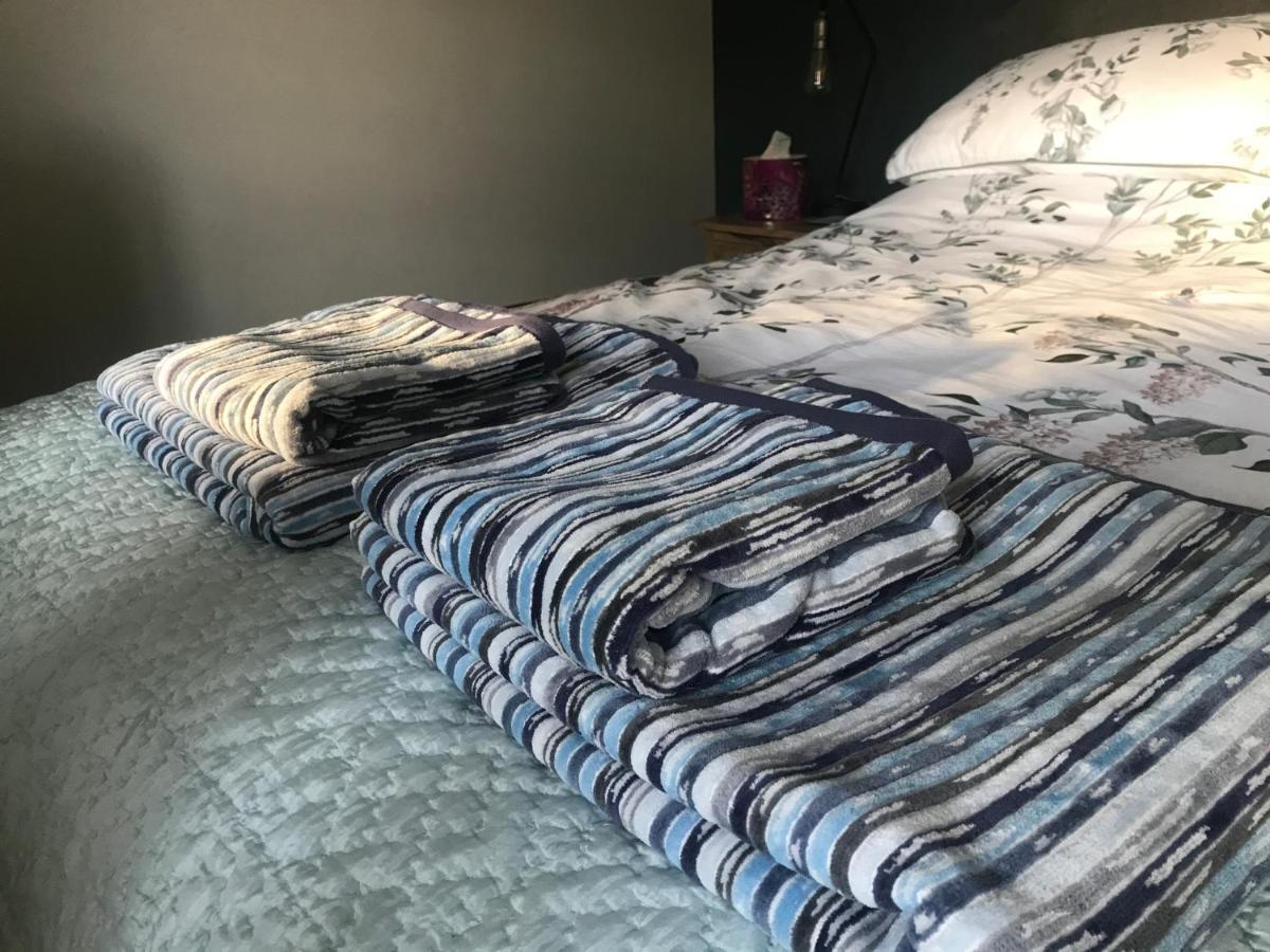Corner House Luxury Bnb Little Dunmow Eksteriør bilde