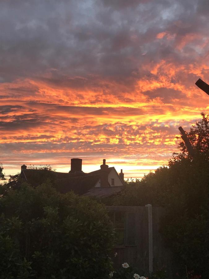 Corner House Luxury Bnb Little Dunmow Eksteriør bilde